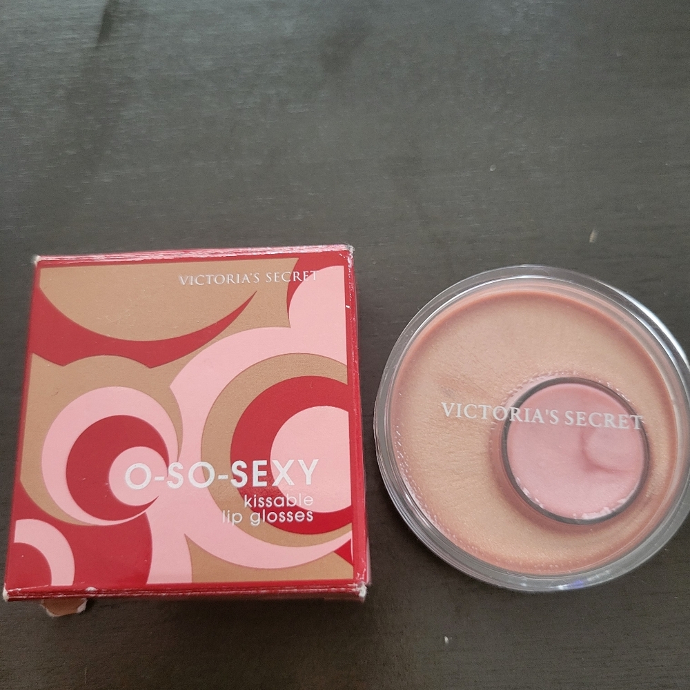 Victoria's  Secret O-SO SEXY Kissanle Lip Glosses